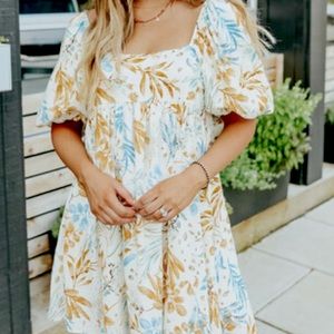 Magnolia Boutique babydoll dress. Medium. Runs big. $40 originally. Worn once